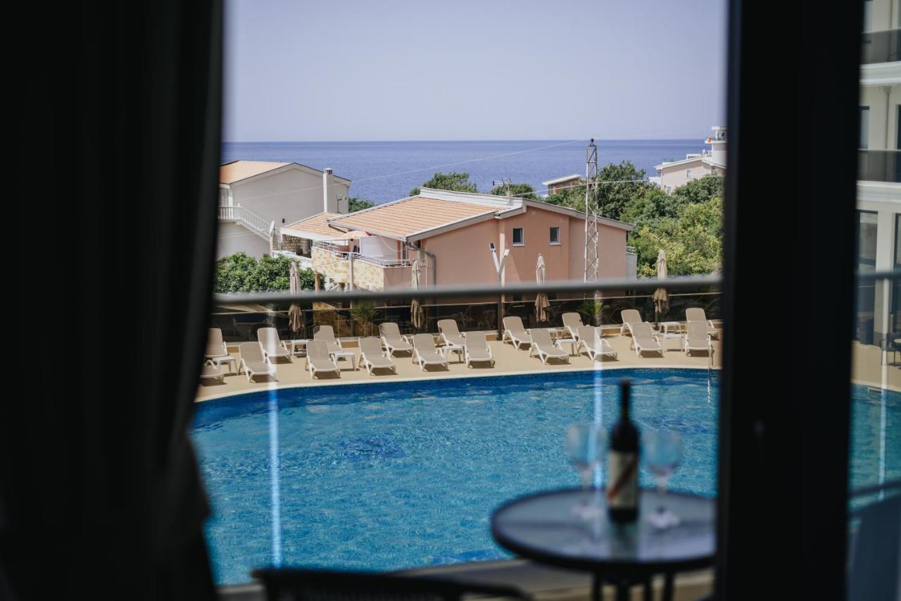 Hotel Bh Добра вода Екстериор снимка