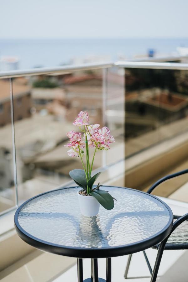 Hotel Bh Добра вода Екстериор снимка